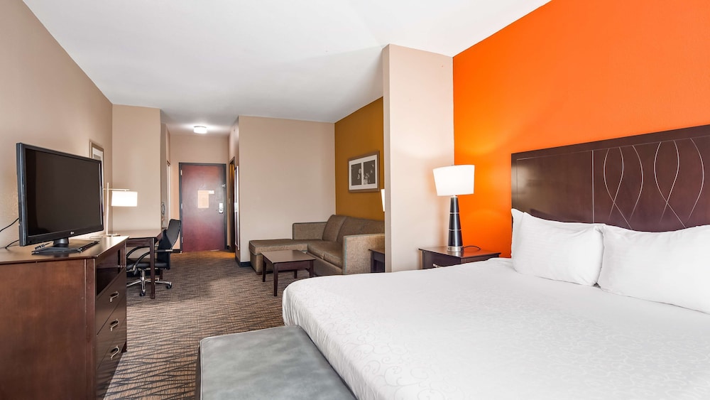 Best Western Plus Hiawatha Hotel