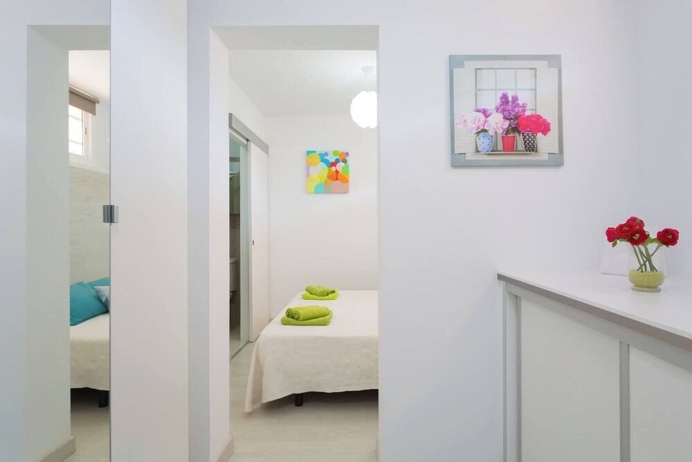 Delicious Los Cristianos,achacay,2bdr & 2bathr Beach Close Wifi Free