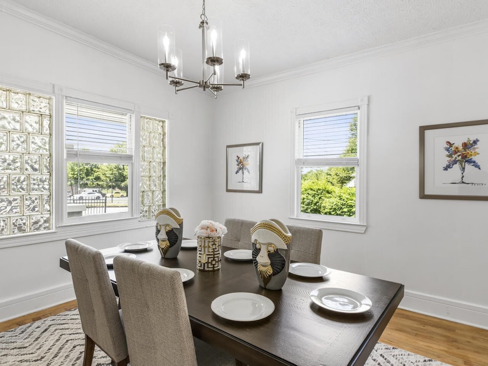 Bsmt Suite Near Stadium w Parking Coffee BBQ AC, Billede 28