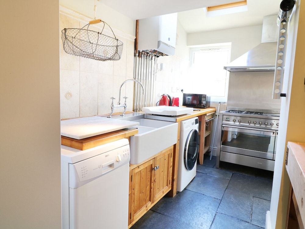 Yelverton Vacations - 11 The Village - Property Image 4