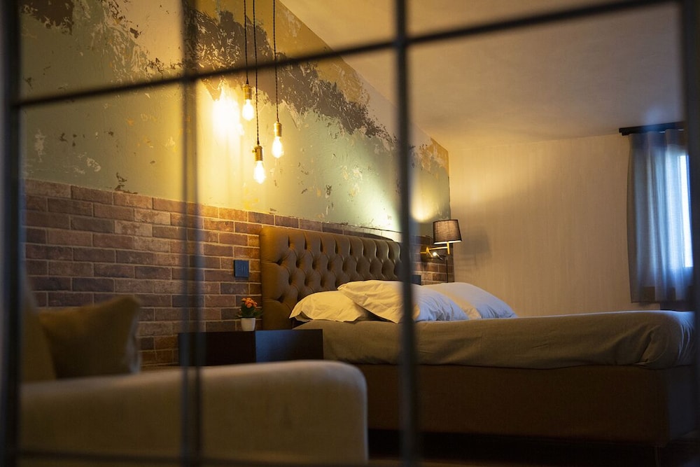 MANTRA Suite&Room
