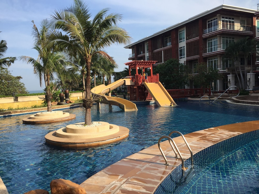 Beachfront Family Penthouse Hua Hin