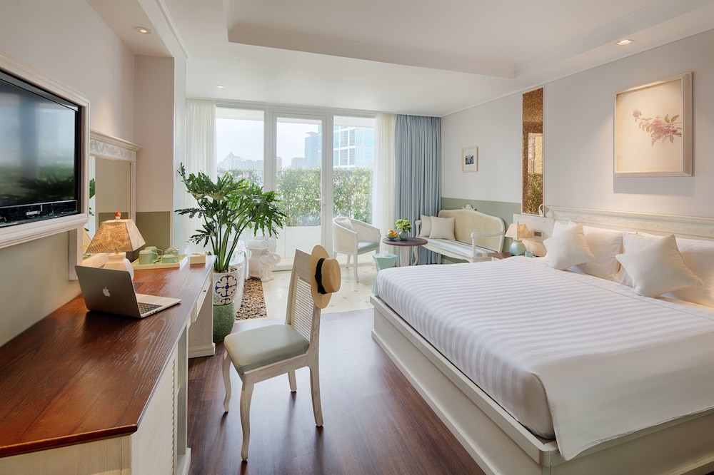 Au Lac Charner Hotel 87
