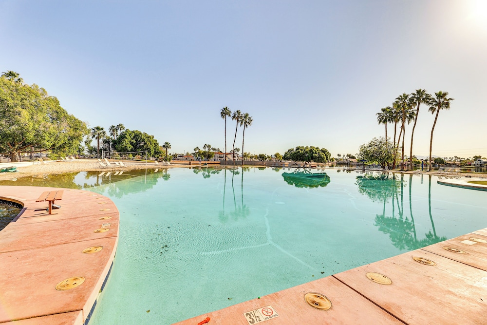 Val Vista Lakes Group Getaway: Lake & Pool Access!