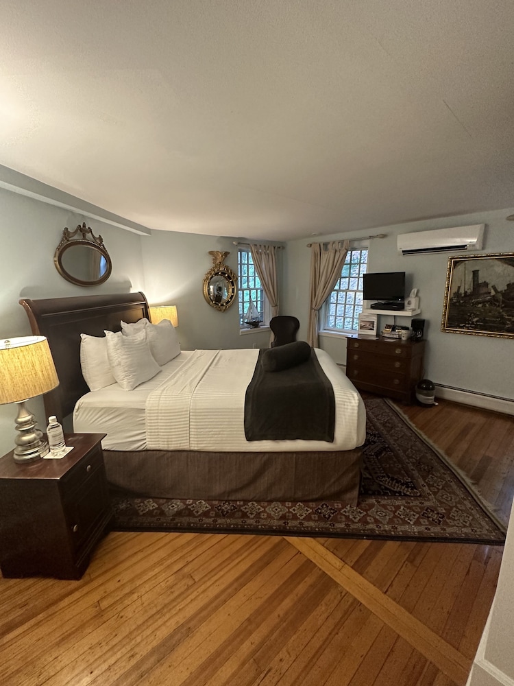 Buttermilk Falls Inn - Property Image 37