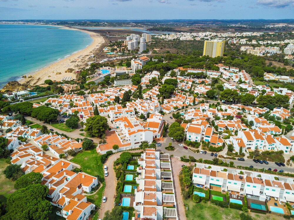 Sunny 5BR Villa at Prainha Club