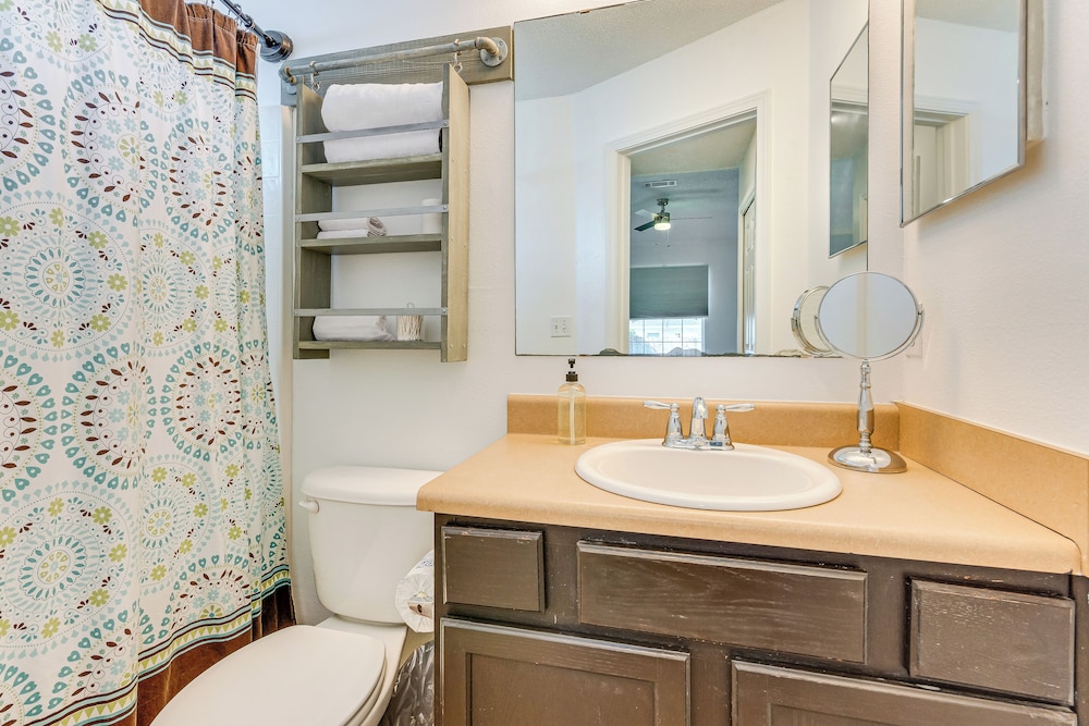 3 Mi to Beach: Quiet Gulf Breeze Gem Near Dtwn