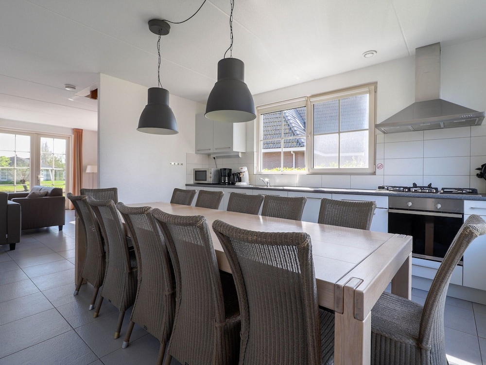 Villa Near the Lake in Makkum view 5