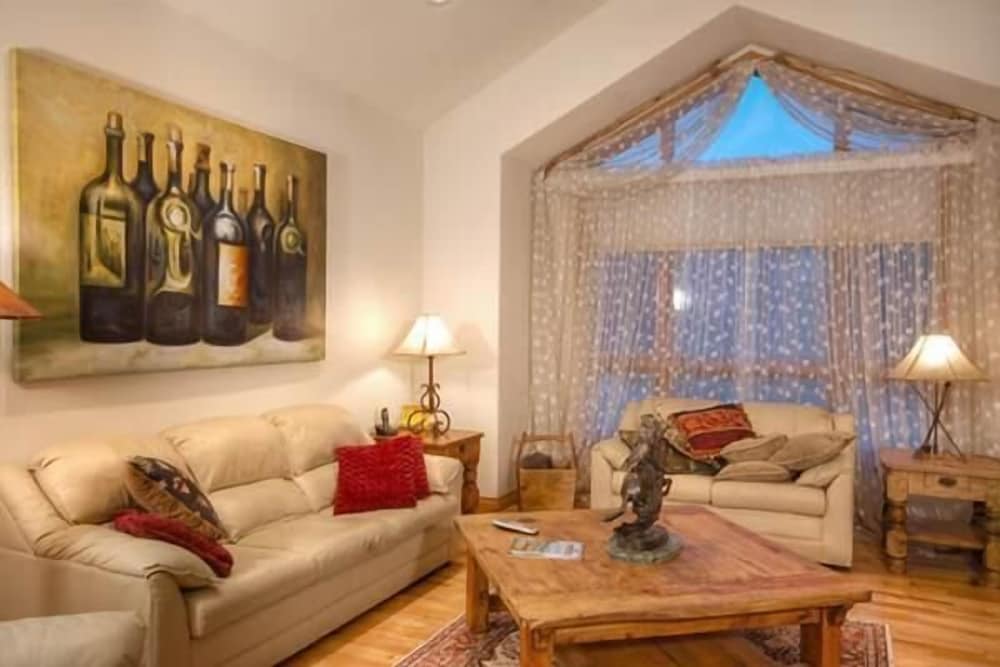 Heart of the Valley - Property Image 7