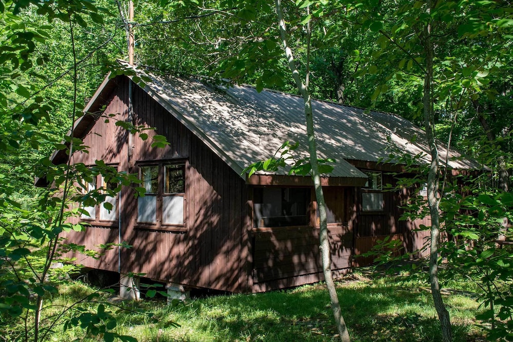 Fifth Lake Cottages