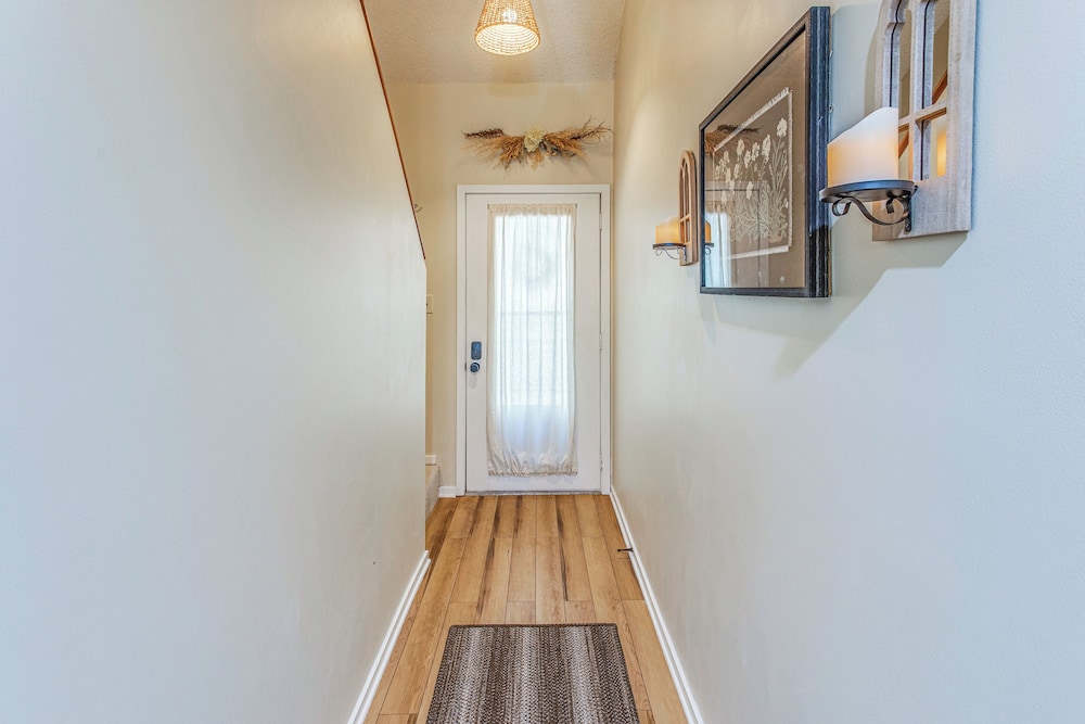 3 Mi to Beach Access: Little River Retreat!