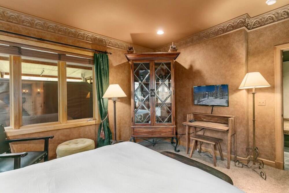 Trail's End Lodge - 4 Bedroom Residence w/ Spa #13 4 Condo