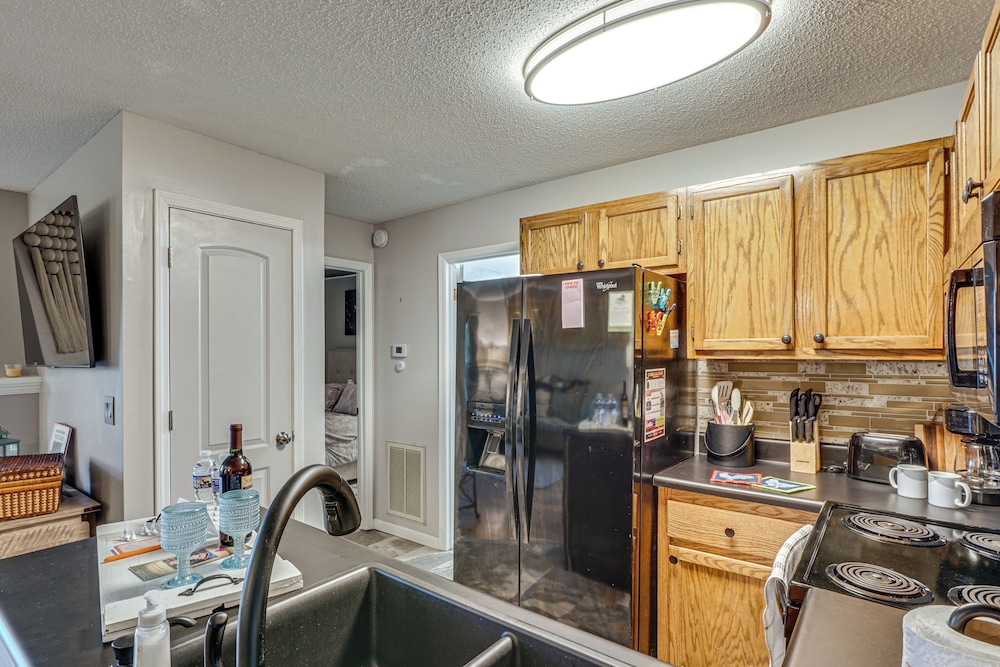 Hike, Fish & Golf: Condo 5 Mi to Ozone Falls!