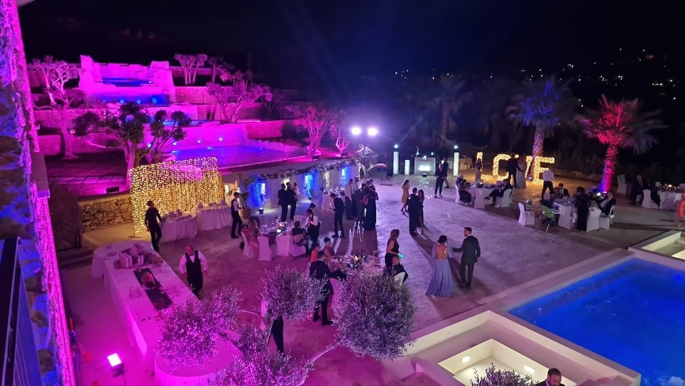 meeting & event spaces