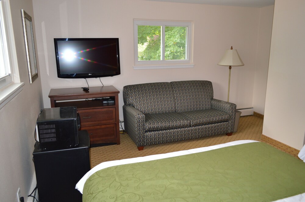 Monnie Lynn Motel
