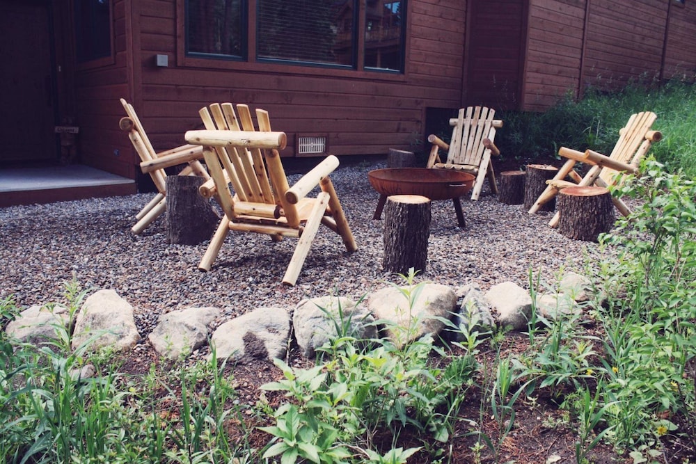 Four Pines Retreat