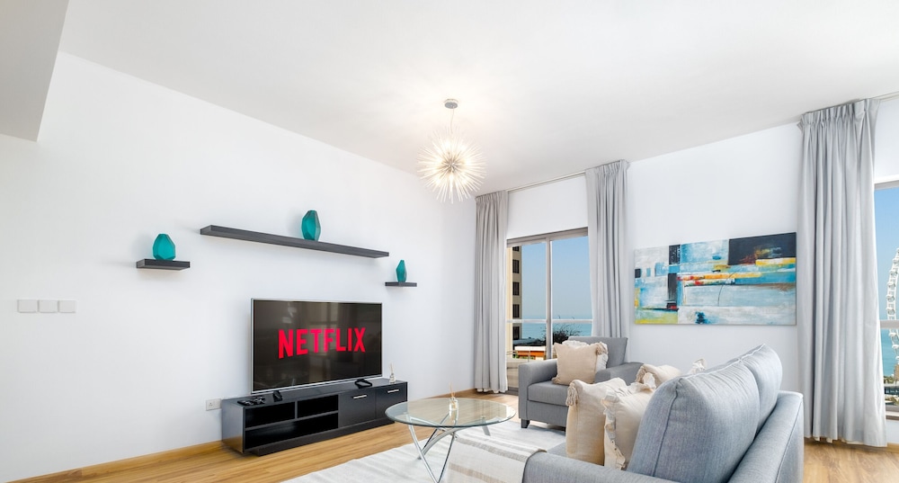 LUX The Premium Dubai Eye View Suite 2