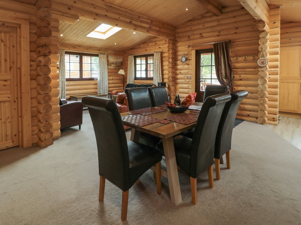 Welcome Hjem Log Cabin