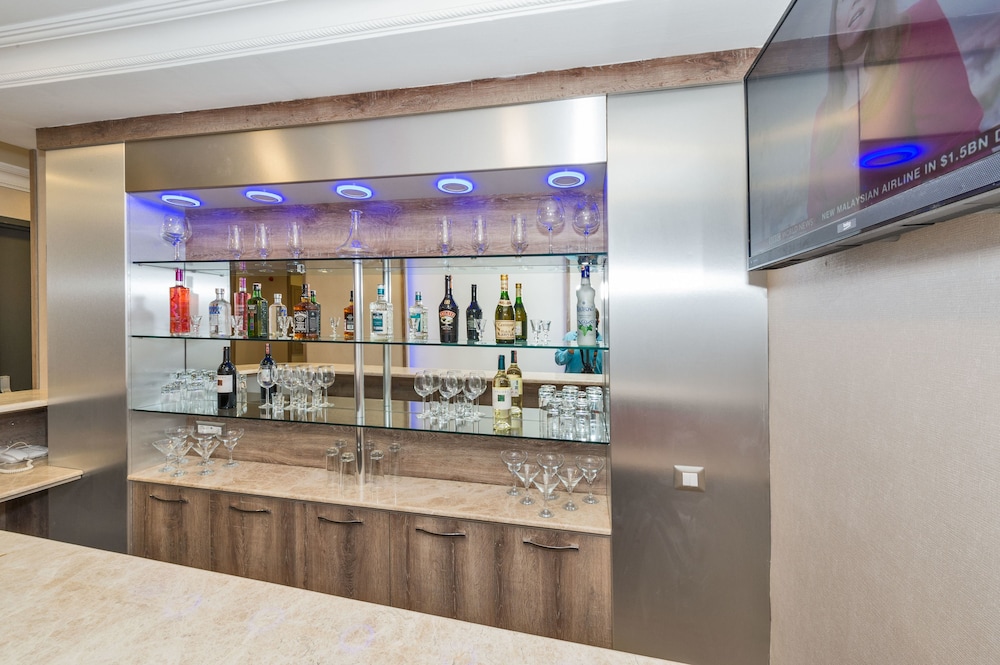 Alphonse Otel - Image 37