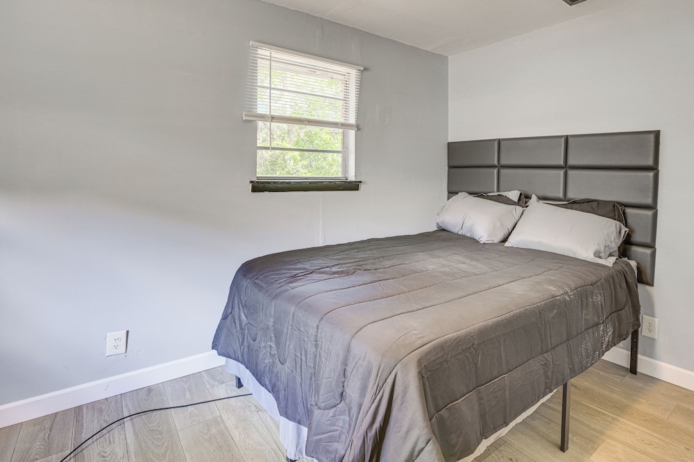 Pet-friendly Brent Home w/ Spacious & Fenced Yard! view 4