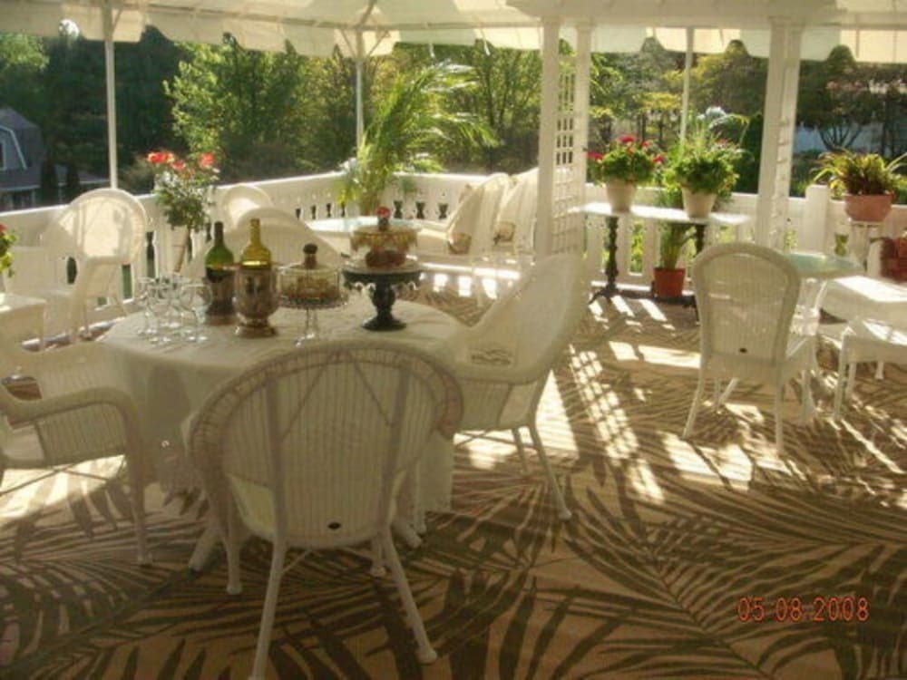 Innisfree Boutique Inn By-The-Lake