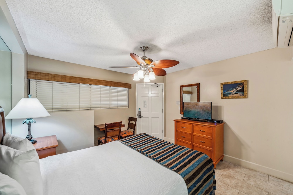 Petite Retreat at Kahana Falls