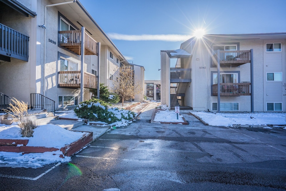 2 BD Value-stay Dog-friendly! view 3