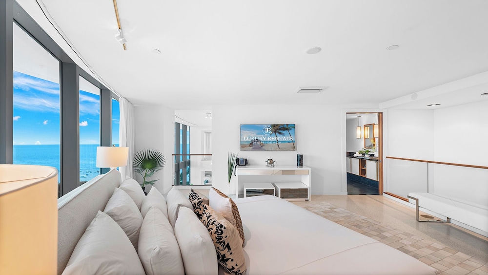 Luxury Vacation Rentals at The Setai by LRMB