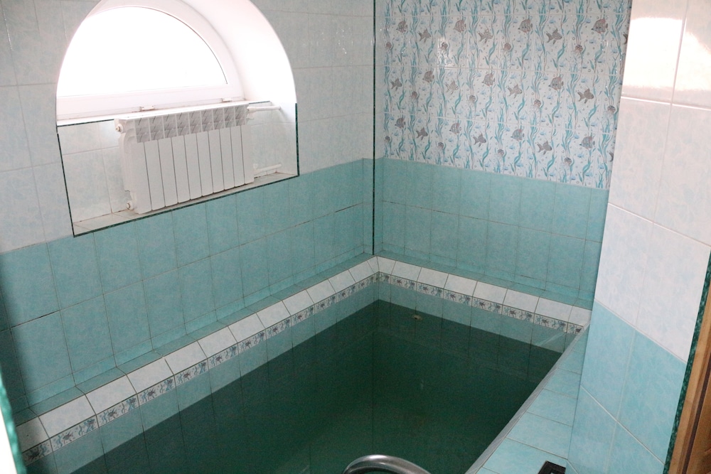Gostiny Dvor Hotel - Hostel