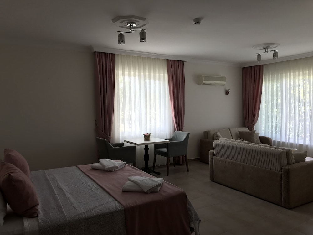 Infinity Ruby Hotel - Image 48