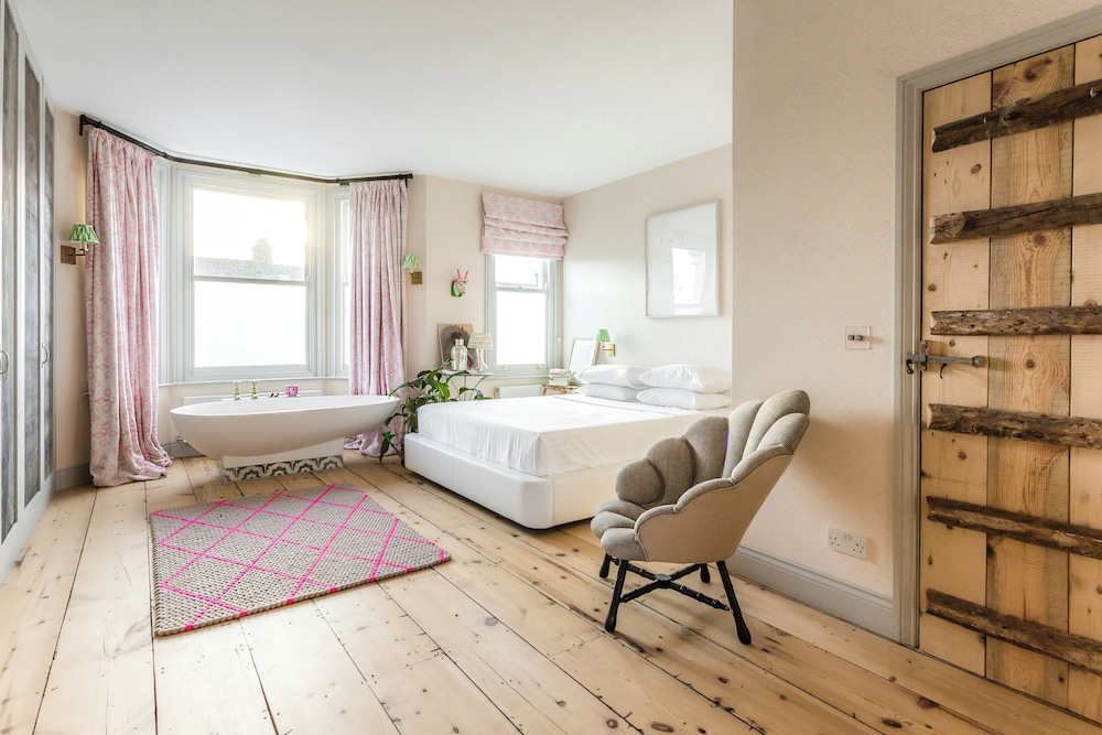 Barlby Road III by Onefinestay