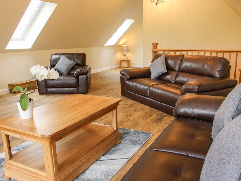Holly Lodge