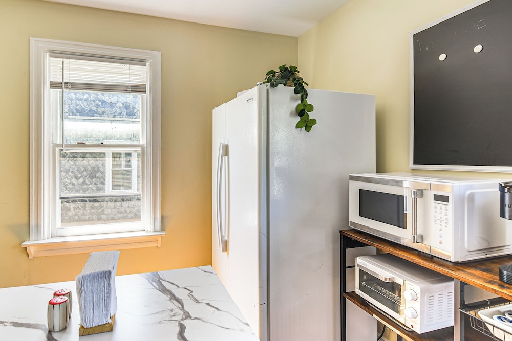 Near Nockamixon State Park: Telford Apt w/ Porch!