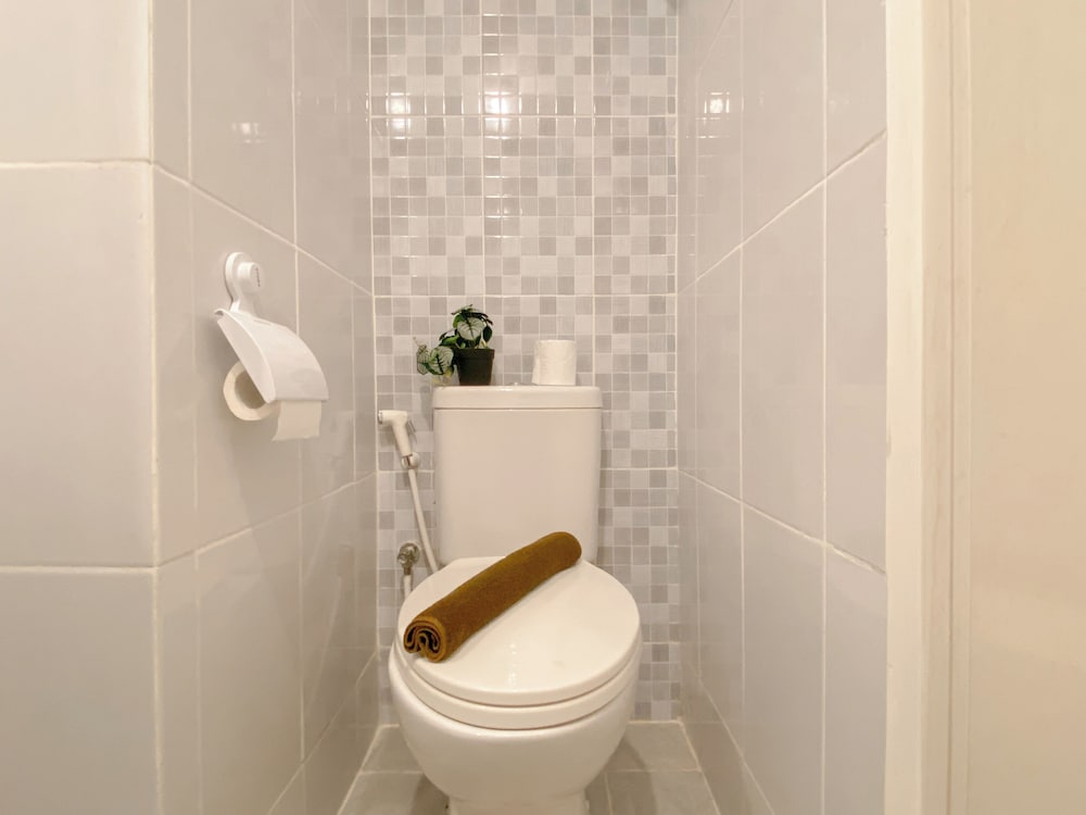 Minimalist Peach Touch Studio Apartment At Tokyo Riverside Pik 2