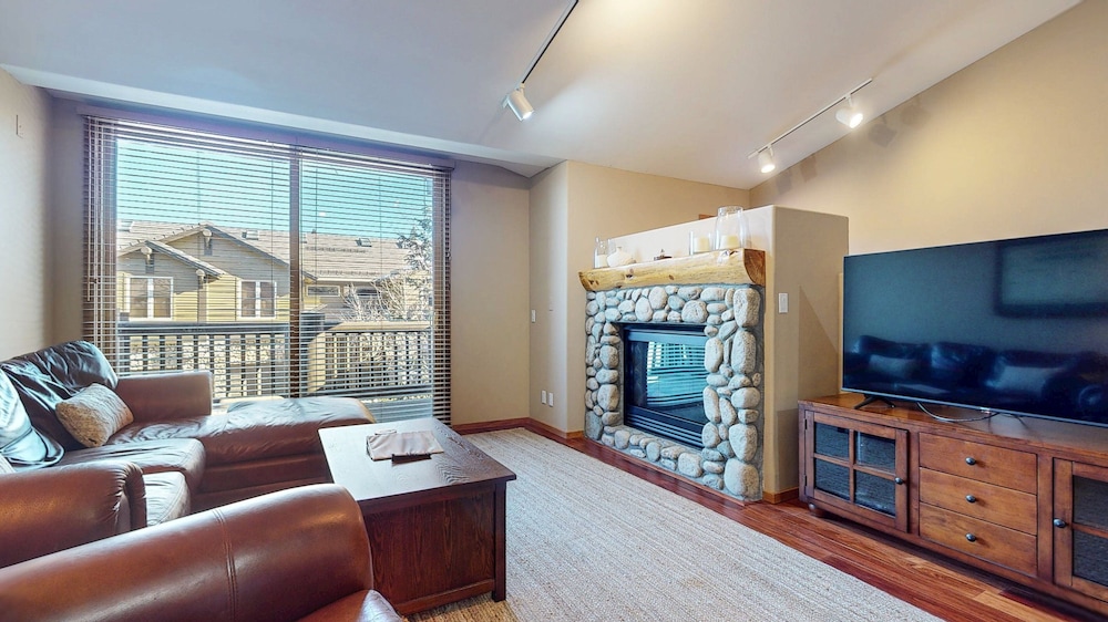 Snowcreek V #1002 2 Bedroom Condo