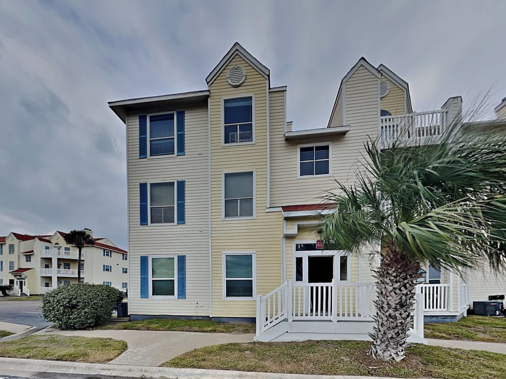 The Lazy Turtle by Silver Sands Vacation Rentals
