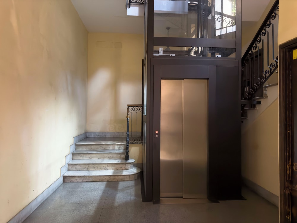 Vatican Beautiful 2Br Apartment