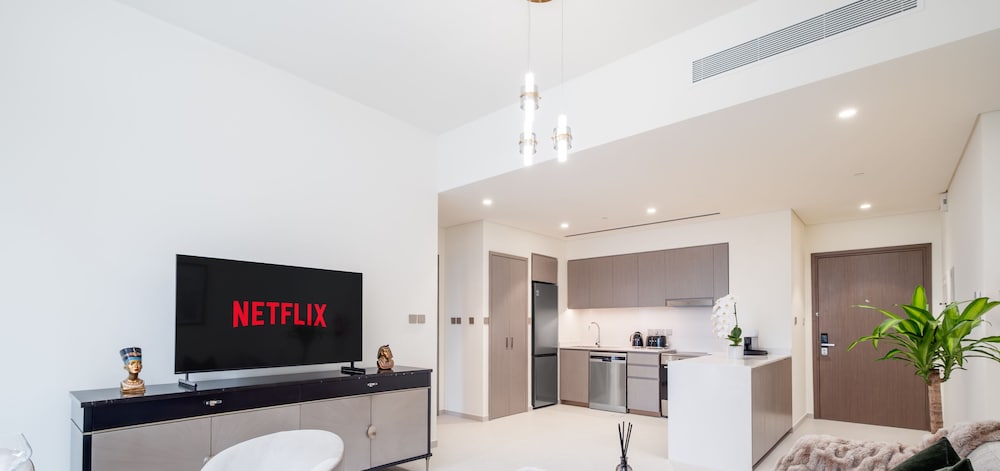 LUX The Grande Signature Skyline Suite