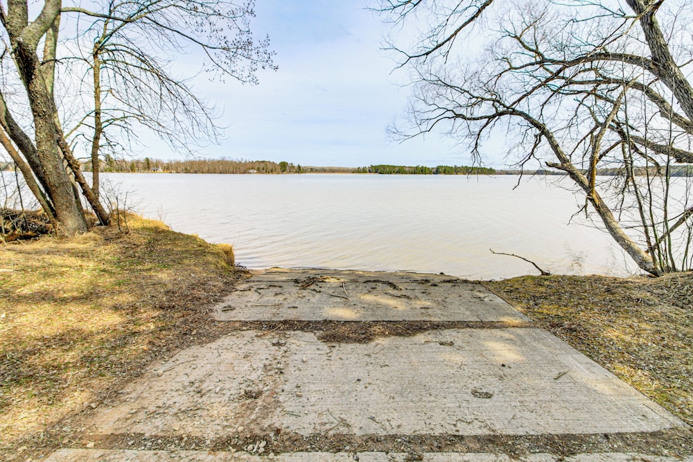 Boat Dock & Launch: Family Cabin on Prairie Lake!