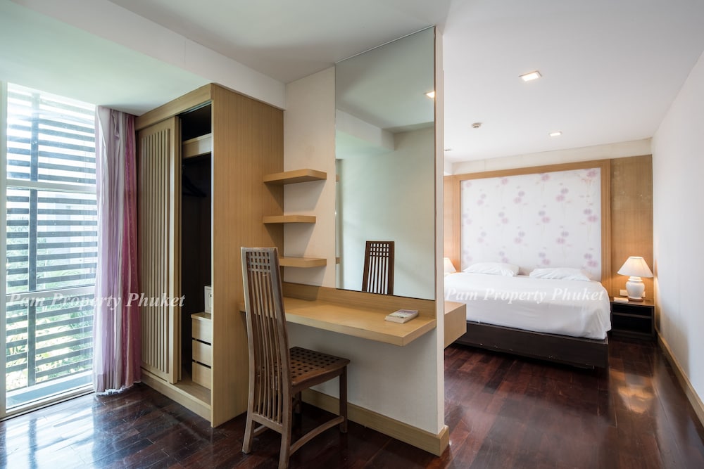 The Kris Condo by Knock-Knock