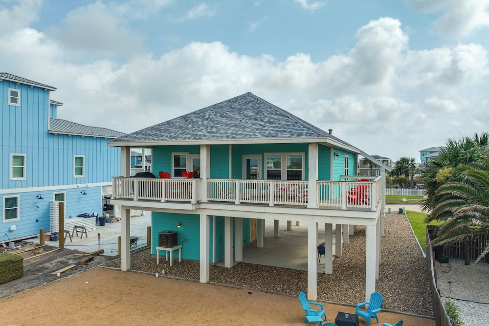 1 Mi to Beach Access: Coastal Port Aransas Home view 5
