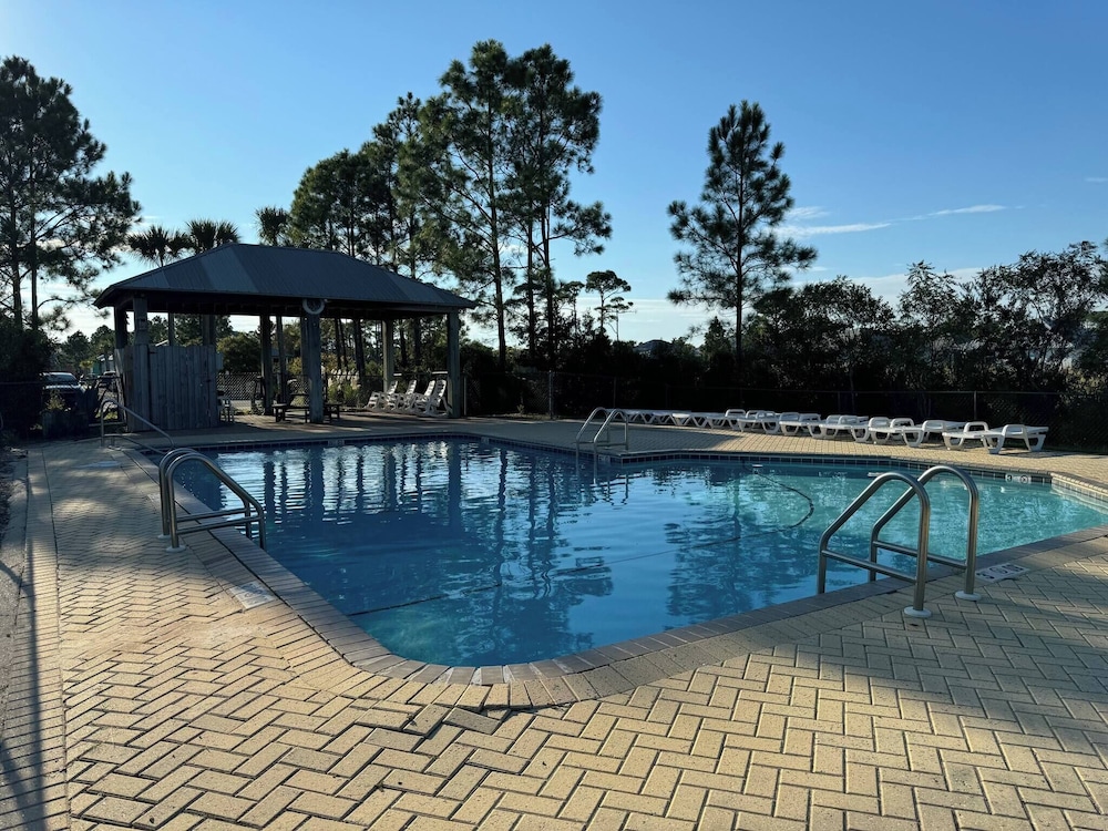 4005 Rookery 3 Sea Story With 2 Pools Beach Access and Lots of Beach Amenities