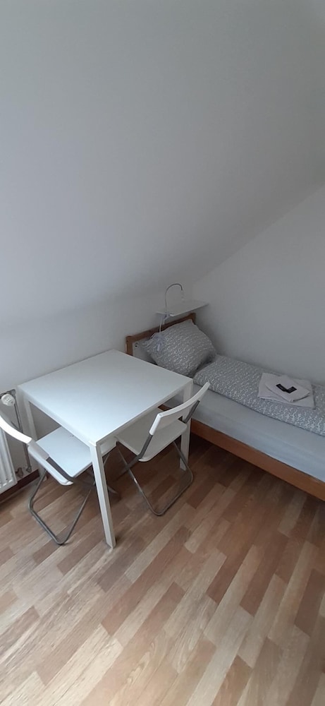 2-Rent Group Hostel Zimmer&Apartments GKP2
