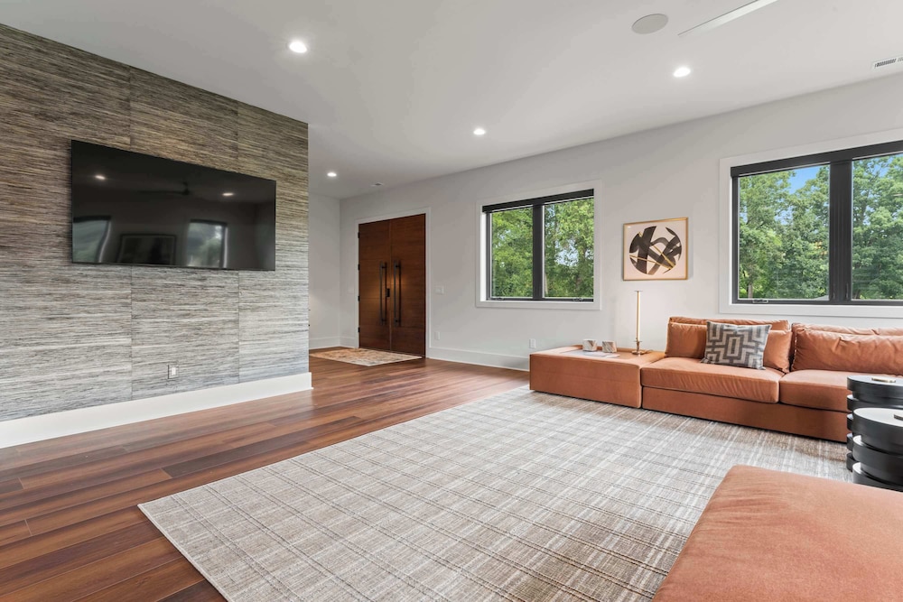 The Luxe Barn Home for 4