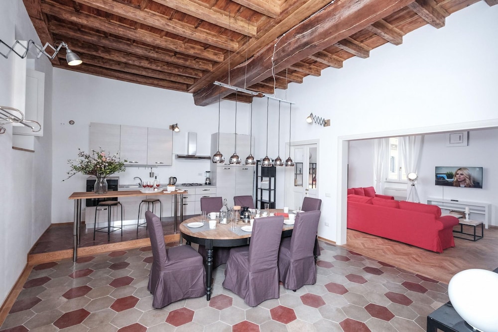 Regal Home in Trastevere
