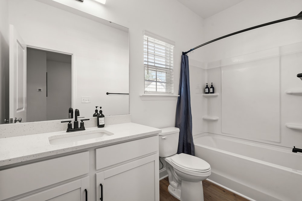 Luxe 3BR Townhouse to Uptown Charlotte