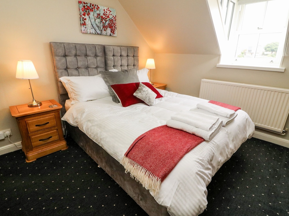 Heanor House