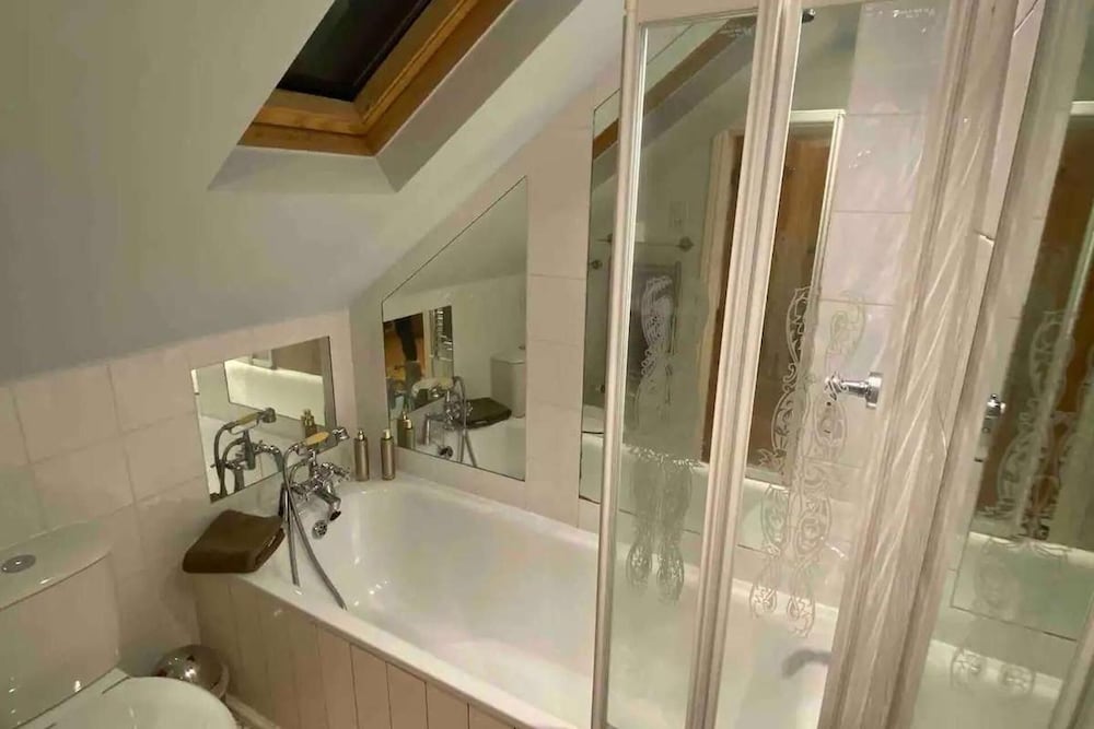 Marinaseaview-4br-8guests-freeparking-petsfriendly