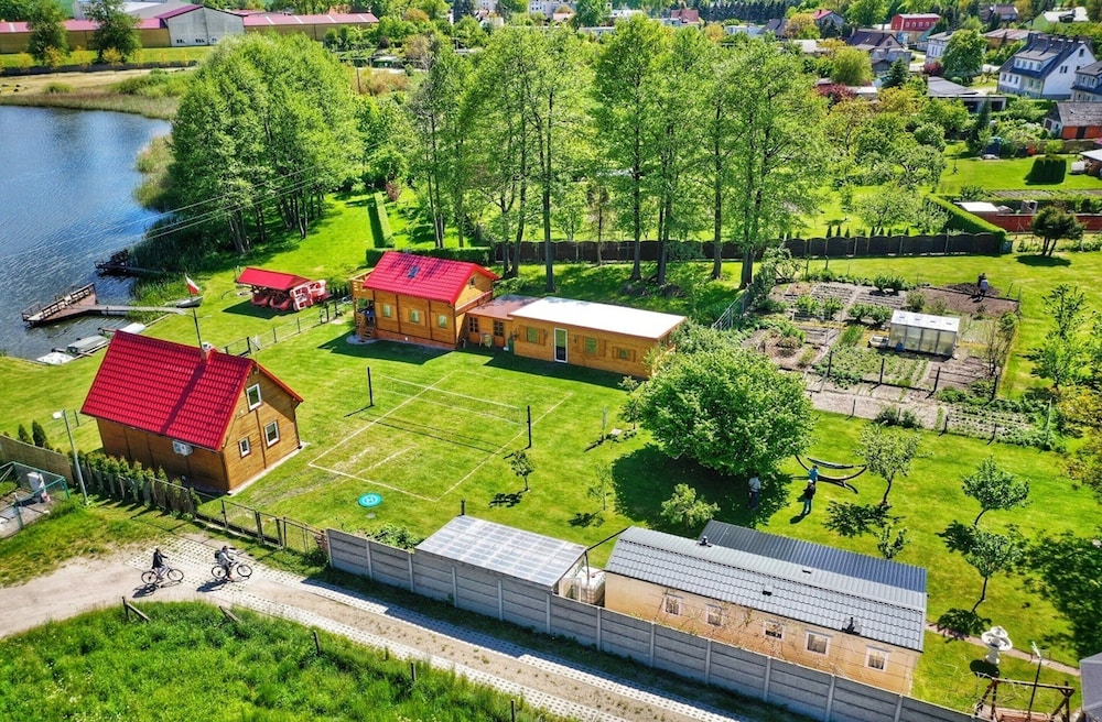 Cottage by Ostrowieckie Lake With Private Beach