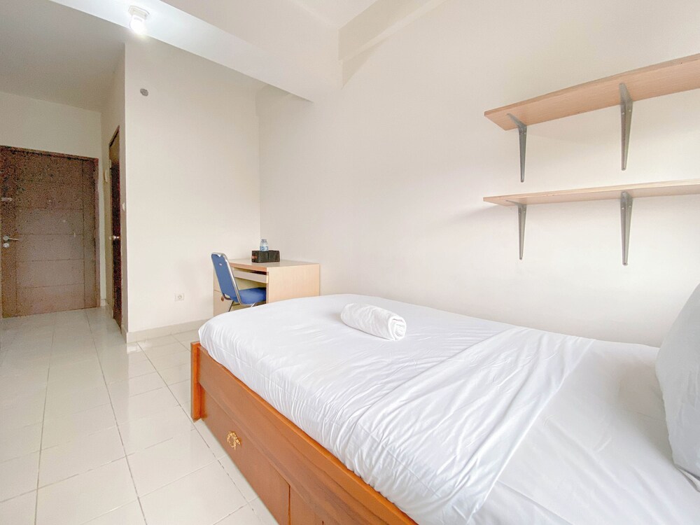 Tranquil and Comfy Studio Apartment at Easton Park Residence Jatinangor